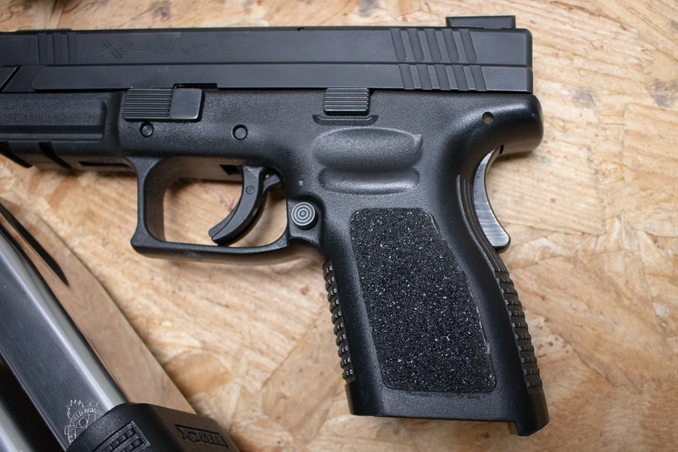 SPRINGFIELD XD-45 Compact 45ACP Police Trade-In Pistol w/Stippled Grips, Two Mags, Holster, Speedloader